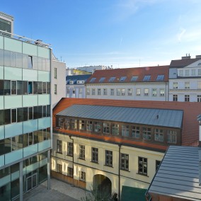 Bredovský Dvůr Centre, Praha 1 Olivova 4