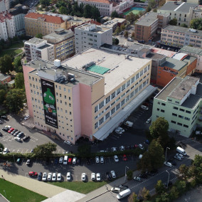 Hall Office Park, Praha 7 Holešovice, Jankovcova 53